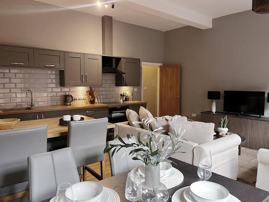 Modern Ground Floor Apartment Todmorden Buitenkant foto