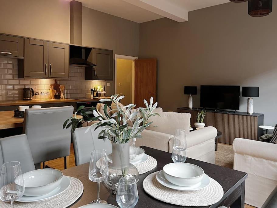 Modern Ground Floor Apartment Todmorden Buitenkant foto